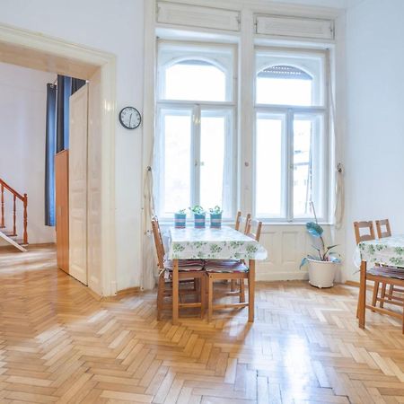 Cedar Inn Budapest - Palace District エクステリア 写真