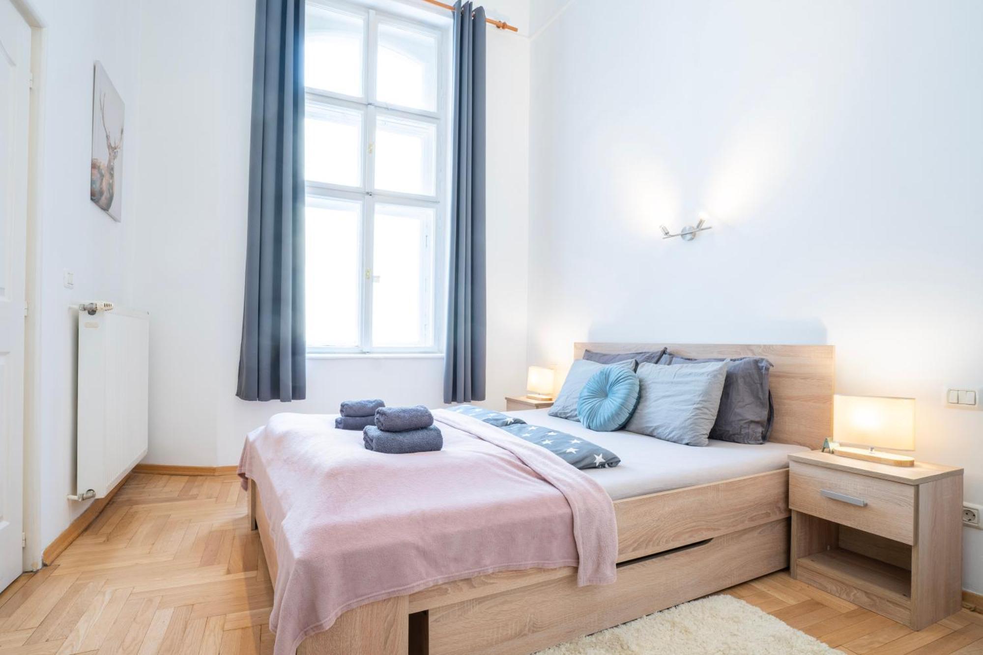 Cedar Inn Budapest - Palace District エクステリア 写真